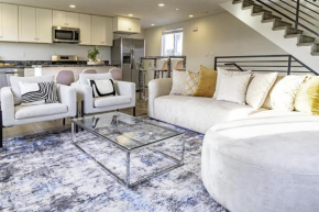 Luxurious 5-bedroom House 2 FREE parkings